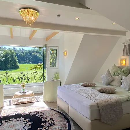 Romantic Greenhouse Syke