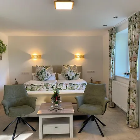 Romantic Greenhouse Apartment