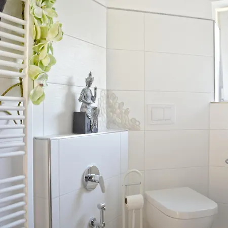 Romantic Greenhouse Apartament