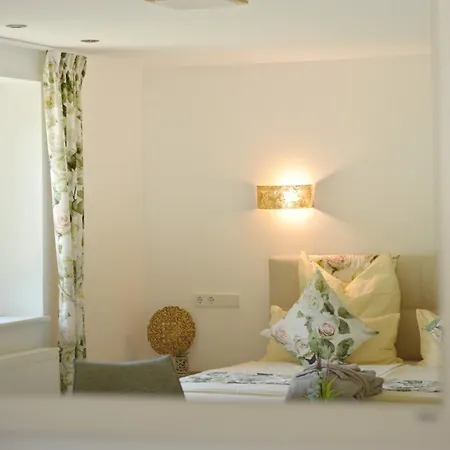 Romantic Greenhouse *