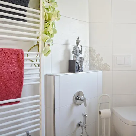 Romantic Greenhouse Syke