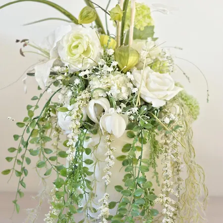 Romantic Greenhouse * Syke