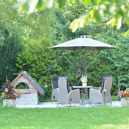 Romantic Greenhouse * Syke